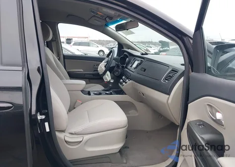 2019 Kia Sedona Lx z USA, uszkodzony, nr VIN KNDMB5C13K6543307